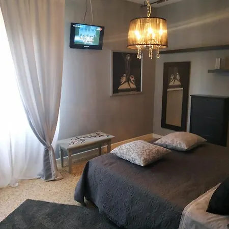 Urban Art Space - Three -near The Center And Train Station Lejlighed