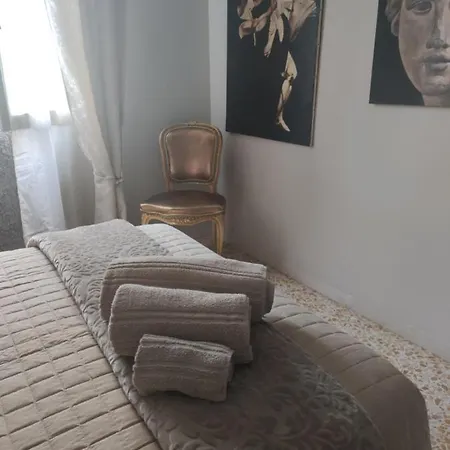 Urban Art Space - Three -near The Center And Train Station Lejlighed