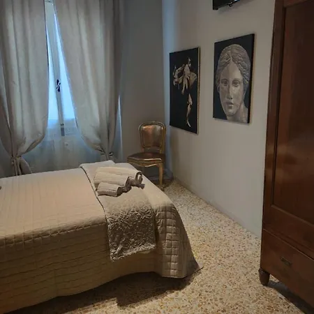 Lejlighed Urban Art Space - Three -near The Center And Train Station