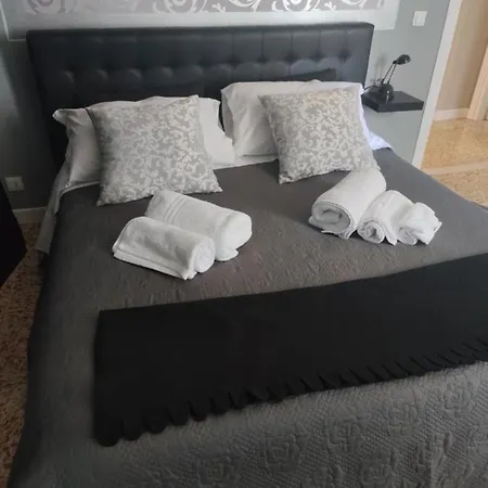 Lejlighed Urban Art Space - Three -near The Center And Train Station Modena