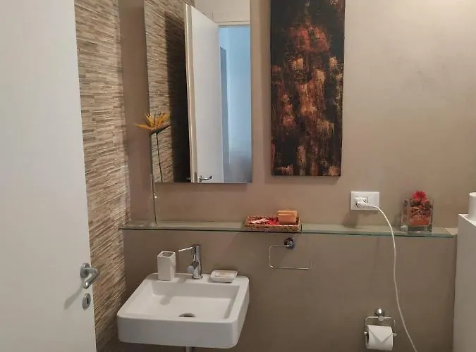 Urban Art Space - Three -near The Center And Train Station *