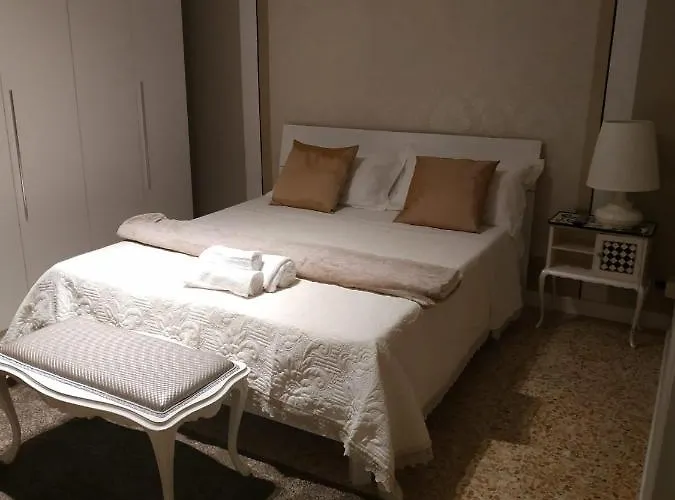 Urban Art Space - Three -near The Center And Train Station *