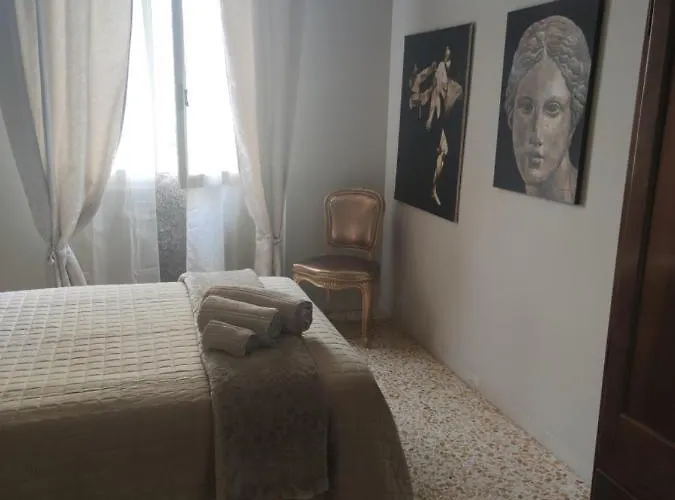 Urban Art Space - Three -near The Center And Train Station Apartment Modena