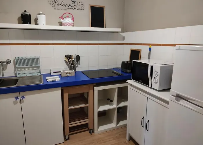 Apartment Urban Art Space - Three -near The Center And Train Station *